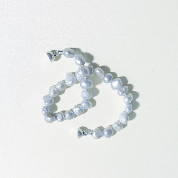Sophie Anne Designs Jewelry - Grey Pearl bracelet